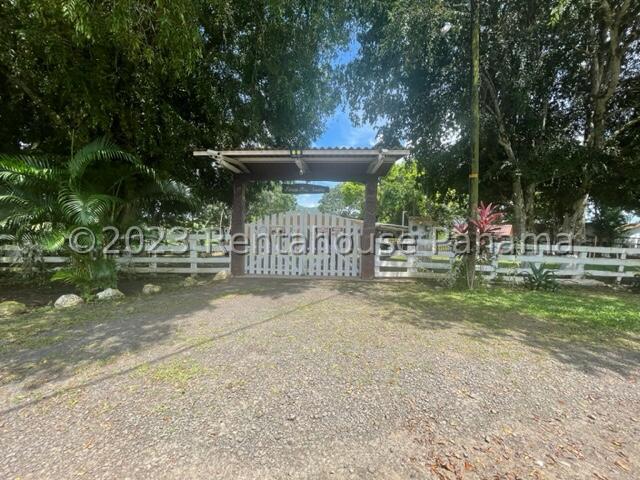 Commercial Property for Sale in  Bocas del Toro 07127